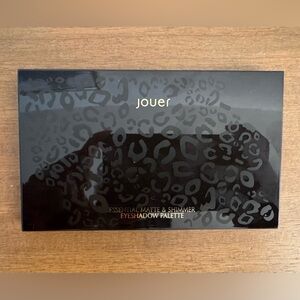 Jouer Essential Matte & Shimmer Eyeshadow Palette